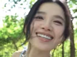 特别明媚的小张 眼睛亮晶晶的
