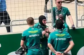 [Lance Stroll] 最好的44车迷帮拍的水獭，请水獭上车!!!!