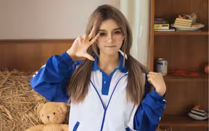 今天有个小姐姐来找我拍学生服