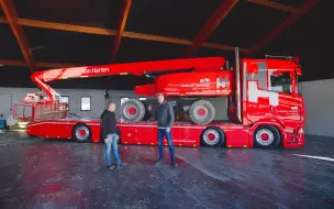 国外小哥开斯堪尼亚S650卡车运输起重机高空作业车