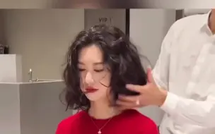 冬天一定要尝试的港风复古烫发