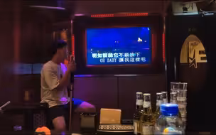 室友说他会唱陶喆的歌，非要去给我露一手