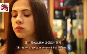 可怜洋妞20岁才第一次吃到火锅，羡慕中国人的美食王国！