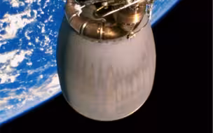 丝滑！星链卫星在轨部署画面曝光！原来表面真的像镜子一样！
