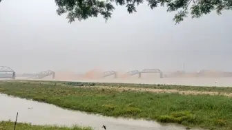 直击缅甸7.9级地震，震中附近地标阿瓦桥部分坍塌坠江