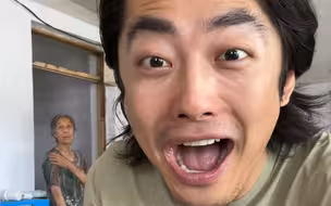 吓我一跳，还以为我奶复活了