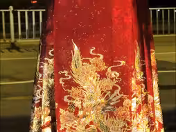 说真的，有点被这套中式礼服震撼到了。。。
