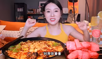 半碗都是料的螺蛳粉你们吃过吗？大口嗦粉大口吃菜，这一碗实在是太满足了