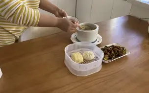 鹤岗独居日常，有人说人定胜天，以前我信，现在我信命，如果命里安排有些东西原本不属于你，就算你现在努力得到了，我觉得不久的将来它会以另外一种形式离开你