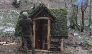 荒野建造纯享版：带着狗狗在西伯利亚冰雪大森林里建造一座庇护所！