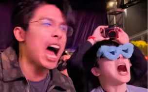 姜云升：这是直播能听的吗！？小精灵：法老你恶心的来