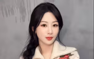 杨紫新年祝福来啦，好漂亮喜欢这套造型