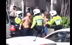 香港三车相撞靓仔超激动问候对方旁观大叔超淡定解说气氛和谐