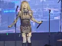 “张玉玲！”“你叫我的名字啊？”