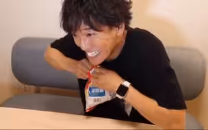 【转载】不破谏的演员冈田龙太郎，本人亲自表演开薯片