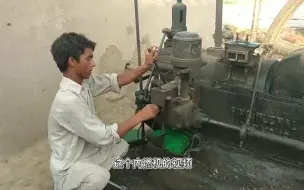 看看这古老的内燃机可能已经100岁了