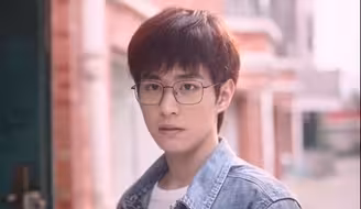 吴邪和张起灵的初见。