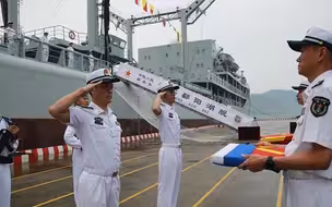 中国一周退役多艘大型舰艇，印网友：现在的印度还能和中国并轮吗