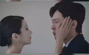 男主对女主是真爱啊，可惜女主对他只是利用