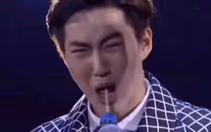 EXO：吃/喝这种东西就不要和我谈表情管理