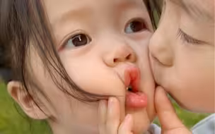 当兄妹俩有龙凤胎的默契