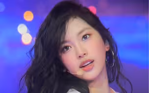 美貌引起外网热转的NewJeans Hyein