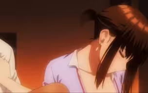 “妈妈帮儿子验验货”