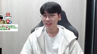 Doran：感觉Faker好像还挺喜欢我的 ，我过去给他打招呼，他微笑着给我回应
