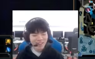 deft：岷析啊看这（点击奖杯图标）keria：哈几麻！