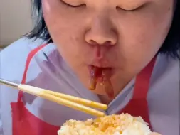 美丽今天吃火锅，火锅配大米饭，小米最喜欢的番茄锅