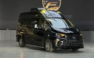 后置厨卫区隔断门关起来这就是台商务车，打开就是B型商旅房车