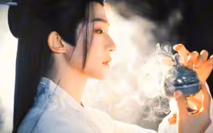 【刘宇】“月下惊鸿影，疑是画中仙”