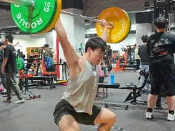 抓举70 65 60kg 宽拉80kg 宽硬拉120 100kg