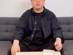 罗永浩的感情标准有点高，不是大男子主义，而是情感底线比很多人高，然后老罗带货泸州老窖和之礼，299元3盒6瓶，超级划算。