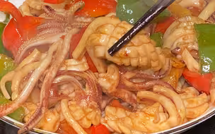 鱿鱼选对了怎么做都好吃，冰鲜的也炒不出水分，太香了