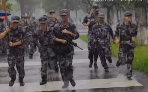 广西军训再上分！桂林雨中军训获央视军事转发