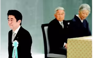 日本天皇首提深刻反省二战 被指有意敲打安倍