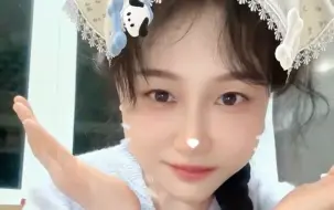 我意外捡到一束白月光，以为可以一辈子好好珍藏，却没想到日出后还是要还给太阳。