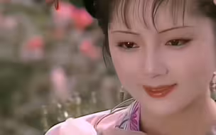 原来郝蕾说的都是真的！上一代女演员确实没几个瘦的。以前都是鹅蛋脸，珠圆玉润的，端庄大气的古典美人。现在都是尖下巴直角肩瘦骨如柴，根本撑不起来古典端庄的造型和服饰
