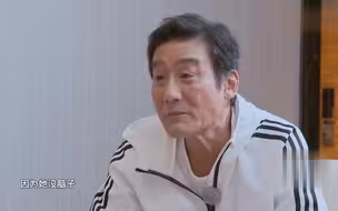 梁家辉调侃双胞胎女儿化妆不好看，小女儿没脑子！