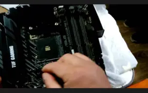 台式机组装不难细节很重要，装完了后主板温度高