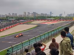 max的领跑太恐怖了，转播看不出来，现场后车要等很久
