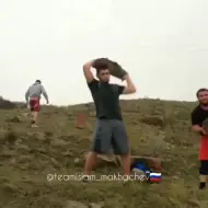 UFC轻量级冠军小鹰哈比布和兄弟们训练视频，大自然的训练！
