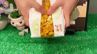 终究还是没能忍住，盐焗鸡脚筋是真的香