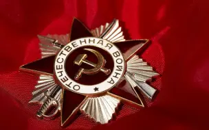 路上看到一位残疾大叔演奏。。。仔细一听。。。等等！气突苏！