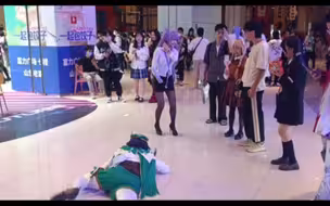 扭曲阴暗爬行的巴巴托斯