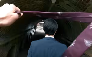 正装男生被勒杀之谜cut