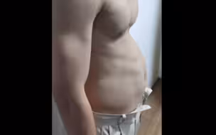 吃撑后，兜着和不兜着的区别