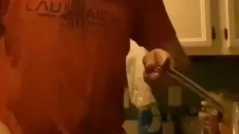 来看蝴蝶刀冠军长达一分钟的惊人花式(ﾟ⊿ﾟ)ﾂ